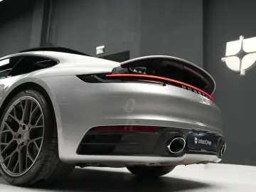 PORSCHE 911 Carrera