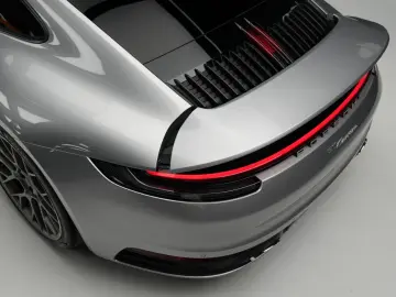 PORSCHE 911 Carrera