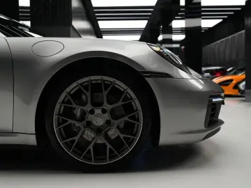 PORSCHE 911 Carrera