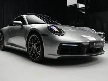 PORSCHE 911 Carrera