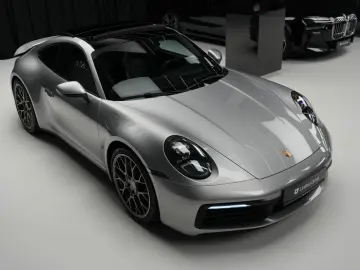 PORSCHE 911 Carrera