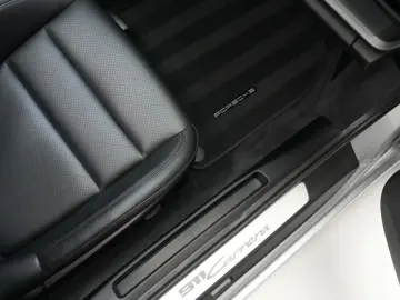 PORSCHE 911 Carrera
