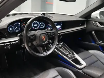 PORSCHE 911 Carrera