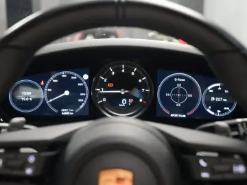 PORSCHE 911 Carrera