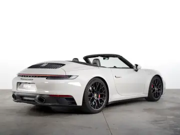 PORSCHE 911 Carrera 4 GTS Cabriolet