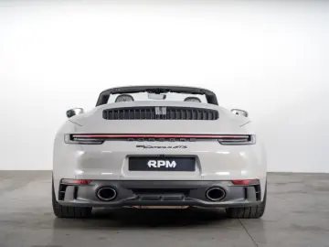 PORSCHE 911 Carrera 4 GTS Cabriolet