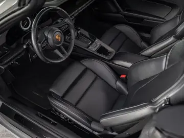 PORSCHE 911 Carrera 4 GTS Cabriolet