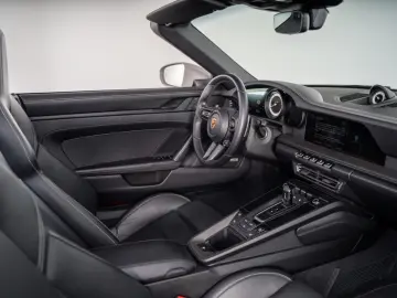 PORSCHE 911 Carrera 4 GTS Cabriolet