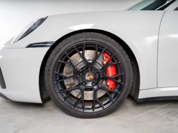 PORSCHE 911 Carrera 4 GTS Cabriolet