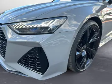 AUDI RS6 Avant 4.0 TFSI quattro Matrix AHK Standhz. B
