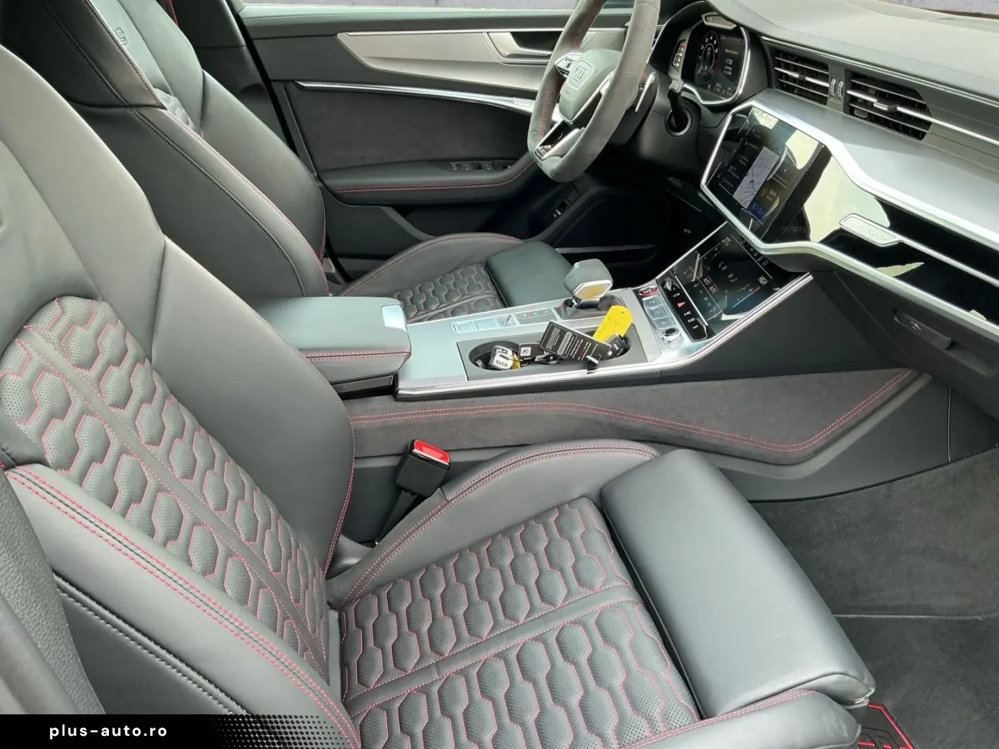 AUDI RS6 2025 — imagine 13