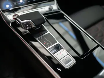 AUDI RS6 Performance Dynamik  OptikCarbon 22  305km h