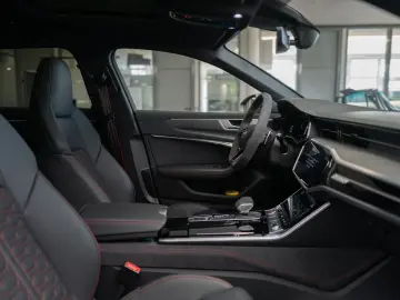 AUDI RS6 Performance Dynamik  OptikCarbon 22  305km h