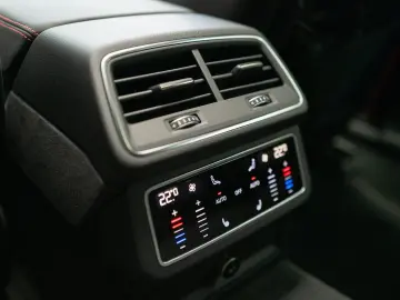 AUDI RS6 Performance Dynamik  OptikCarbon 22  305km h