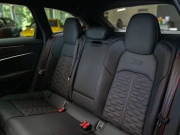 AUDI RS6 Performance Dynamik  OptikCarbon 22  305km h