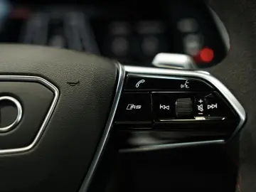 AUDI RS7 q. 2.H  22  Dynamik  Pano  S-AGA  Carbon
