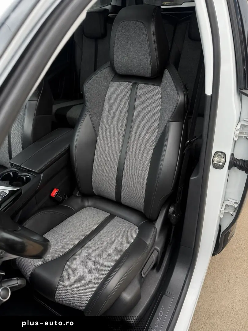 Peugeot 5008 •7Locuri• E6
