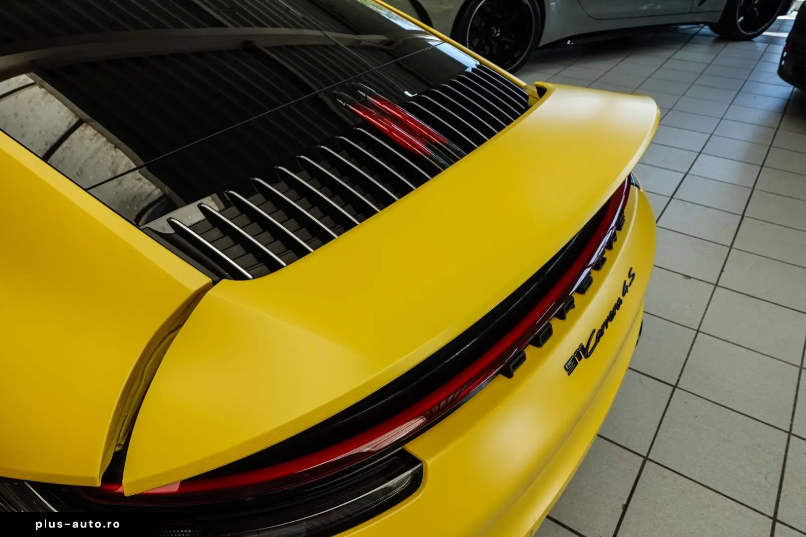 PORSCHE 911 2024 — imagine 11
