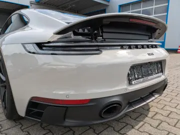 PORSCHE 911 Carrera 4 GTS Approved Matrix Bose 1. Hand