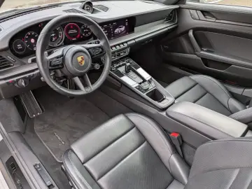 PORSCHE 911 Carrera 4 GTS Approved Matrix Bose 1. Hand