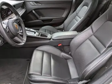 PORSCHE 911 Carrera 4 GTS Approved Matrix Bose 1. Hand
