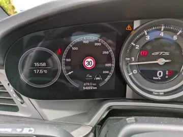 PORSCHE 911 Carrera 4 GTS Approved Matrix Bose 1. Hand