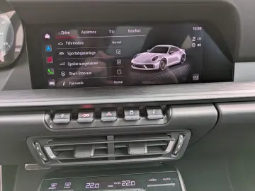 PORSCHE 911 Carrera 4 GTS Approved Matrix Bose 1. Hand