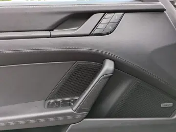 PORSCHE 911 Carrera 4 GTS Approved Matrix Bose 1. Hand