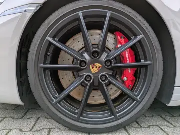 PORSCHE 911 Carrera 4 GTS Approved Matrix Bose 1. Hand