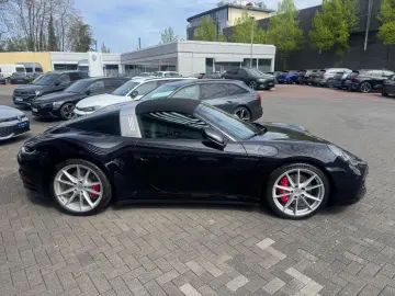 PORSCHE 992 Targa 4S LIFT Matrix Burmester3D Top Zustand