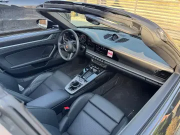 PORSCHE 992 Targa 4S LIFT Matrix Burmester3D Top Zustand