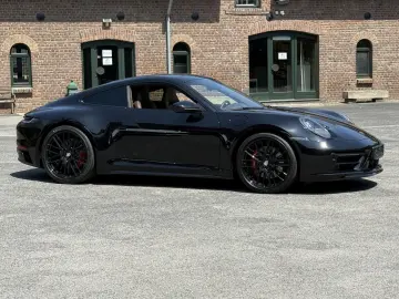 PORSCHE 992  911  Carrera 4S SPORTPAKET-ABGAS MATRIX LIF