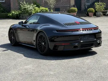 PORSCHE 992  911  Carrera 4S SPORTPAKET-ABGAS MATRIX LIF