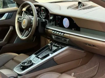PORSCHE 992  911  Carrera 4S SPORTPAKET-ABGAS MATRIX LIF