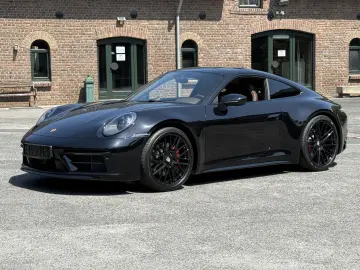 PORSCHE 992  911  Carrera 4S SPORTPAKET-ABGAS MATRIX LIF