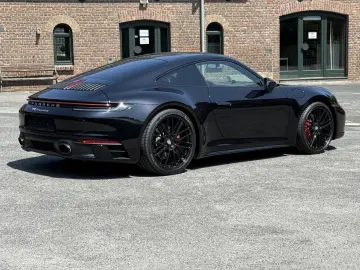 PORSCHE 992  911  Carrera 4S SPORTPAKET-ABGAS MATRIX LIF