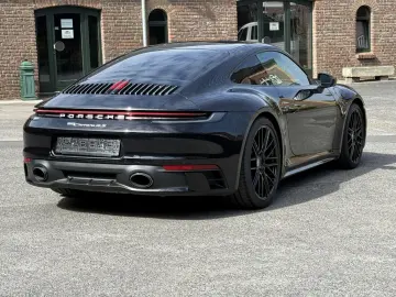 PORSCHE 992  911  Carrera 4S SPORTPAKET-ABGAS MATRIX LIF