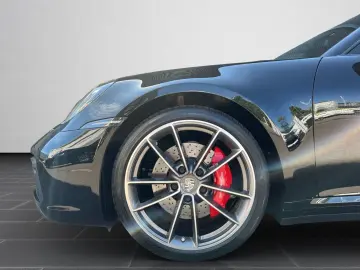 PORSCHE 992 (911) Targa 4S Sitzbel.Abstandsreg.Chrono