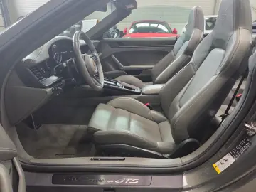 PORSCHE 992 GTS Cabriolet Bose Lift Allradlenkung  1250€