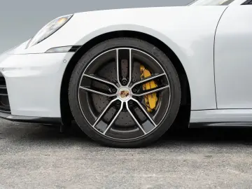PORSCHE 992 992-2 911 Carrera S Sport Chrono Paket PCCB