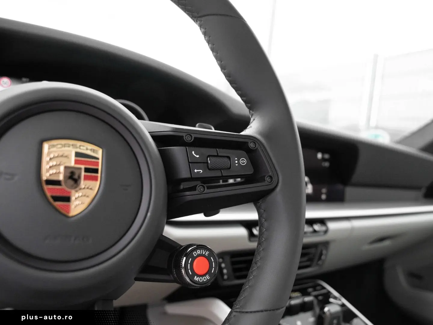 PORSCHE 911 2025 — imagine 30