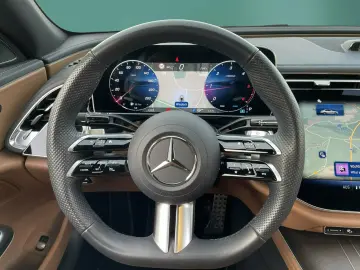 MERCEDES-BENZ E 220 d AMG NIGHT SUPER-SCREEN DISTRO 360  TWA