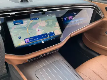 MERCEDES-BENZ E 220 d AMG NIGHT SUPER-SCREEN DISTRO 360  TWA