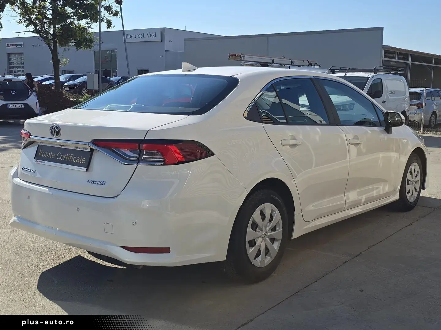 Toyota Corolla Hybrid - Business