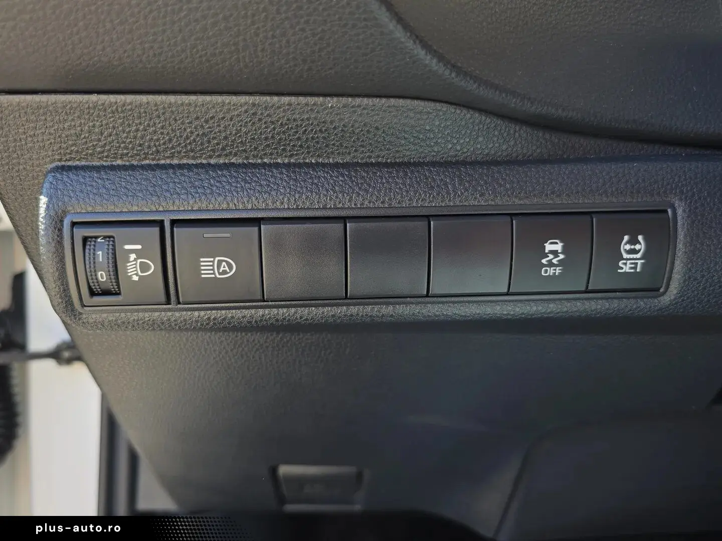 Toyota Corolla Hybrid - Business