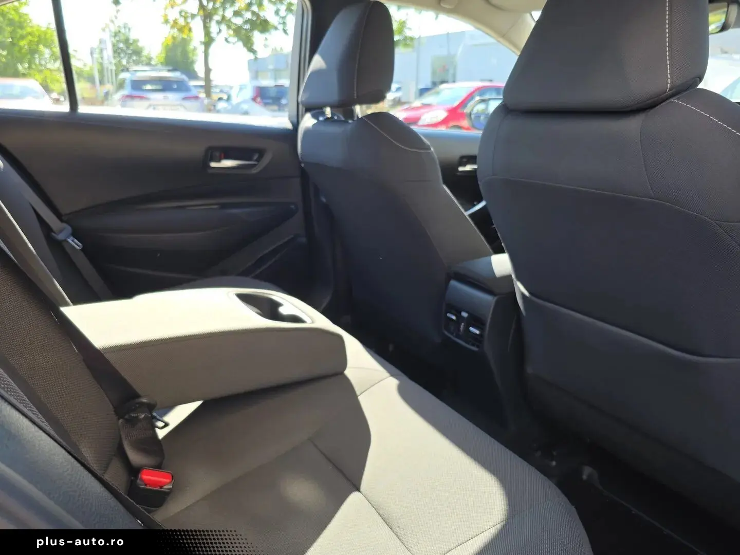 Toyota Corolla Hybrid - Business