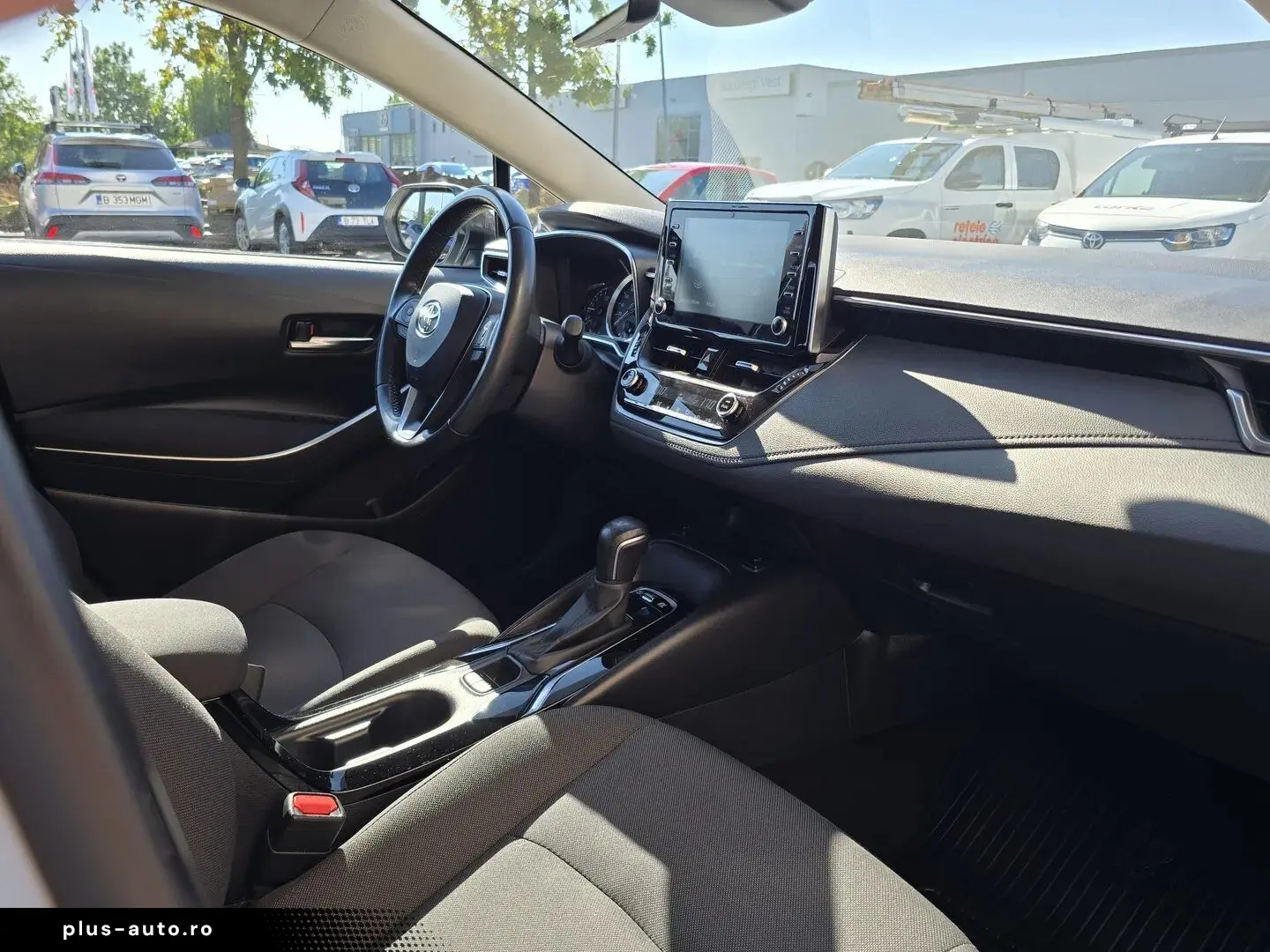 Toyota Corolla Hybrid - Business