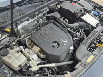 MERCEDES-BENZ CLA 200 Edition 2022 AMG Line  8-Fach