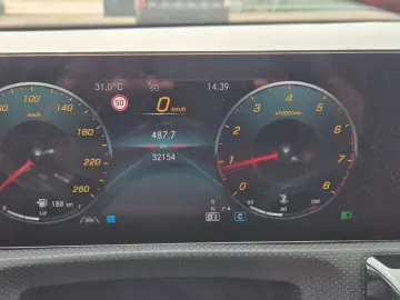 MERCEDES-BENZ CLA 200 Edition 2022 AMG Line  8-Fach