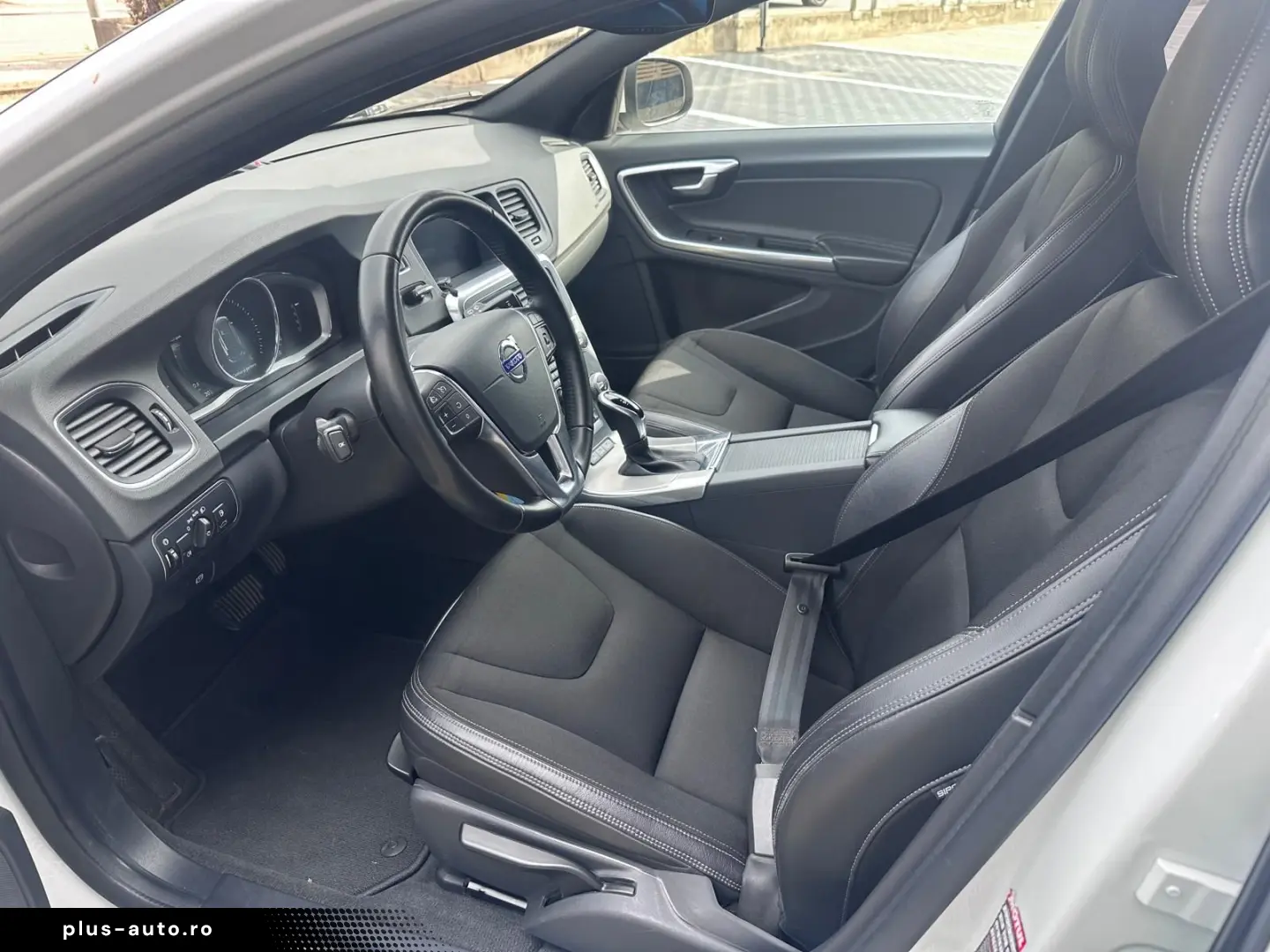 VOLVO V60 2018 — imagine 8